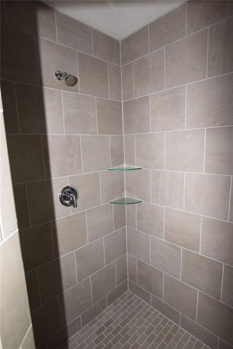 For Rent: $1,550 (2 beds, 2 baths, 867 Square Feet)