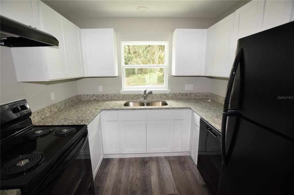 For Rent: $1,550 (2 beds, 2 baths, 867 Square Feet)