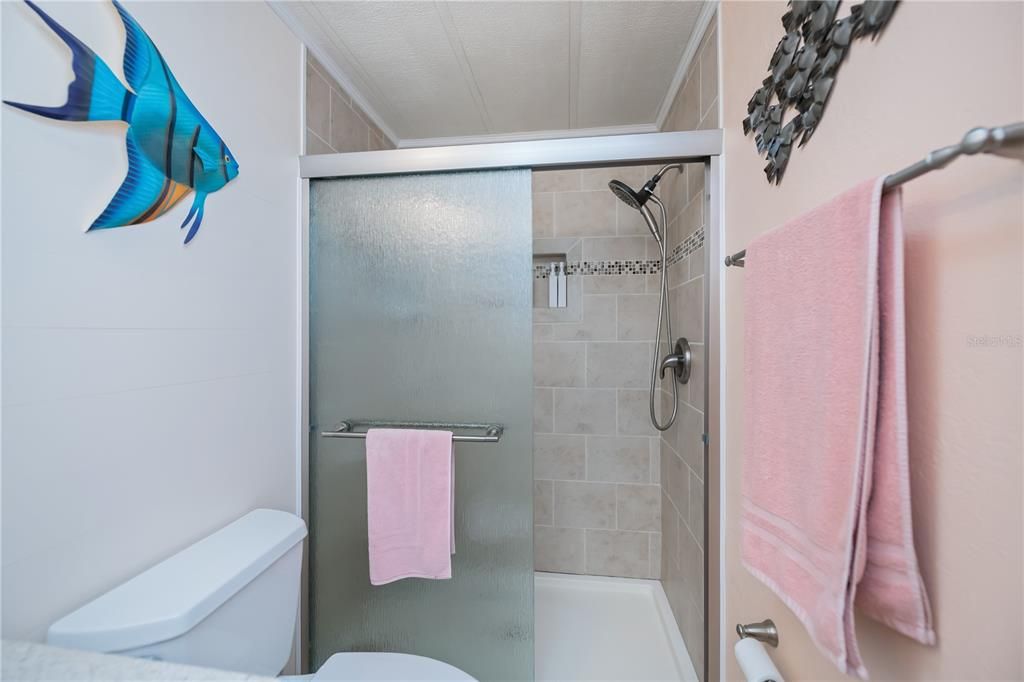 合同活跃: $195,000 (2 贝兹, 2 浴室, 1522 平方英尺)