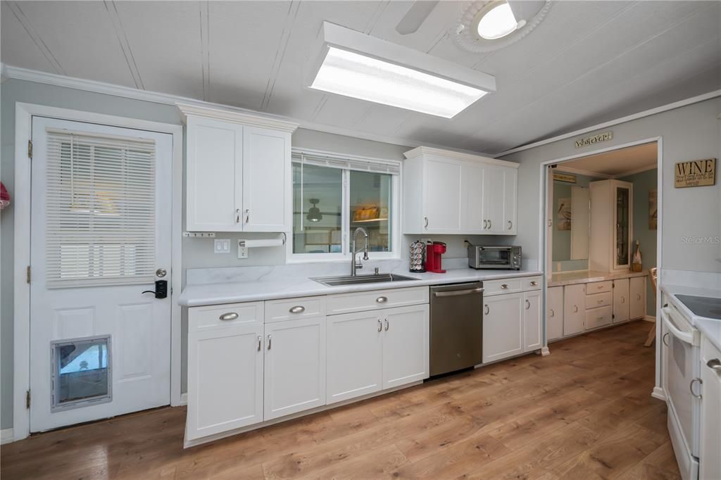 合同活跃: $195,000 (2 贝兹, 2 浴室, 1522 平方英尺)