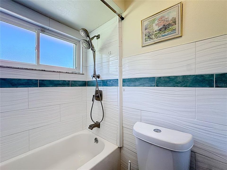 待售: $825,000 (5 贝兹, 3 浴室, 2800 平方英尺)