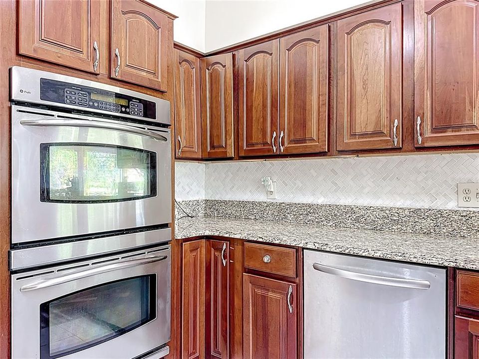 待售: $825,000 (5 贝兹, 3 浴室, 2800 平方英尺)