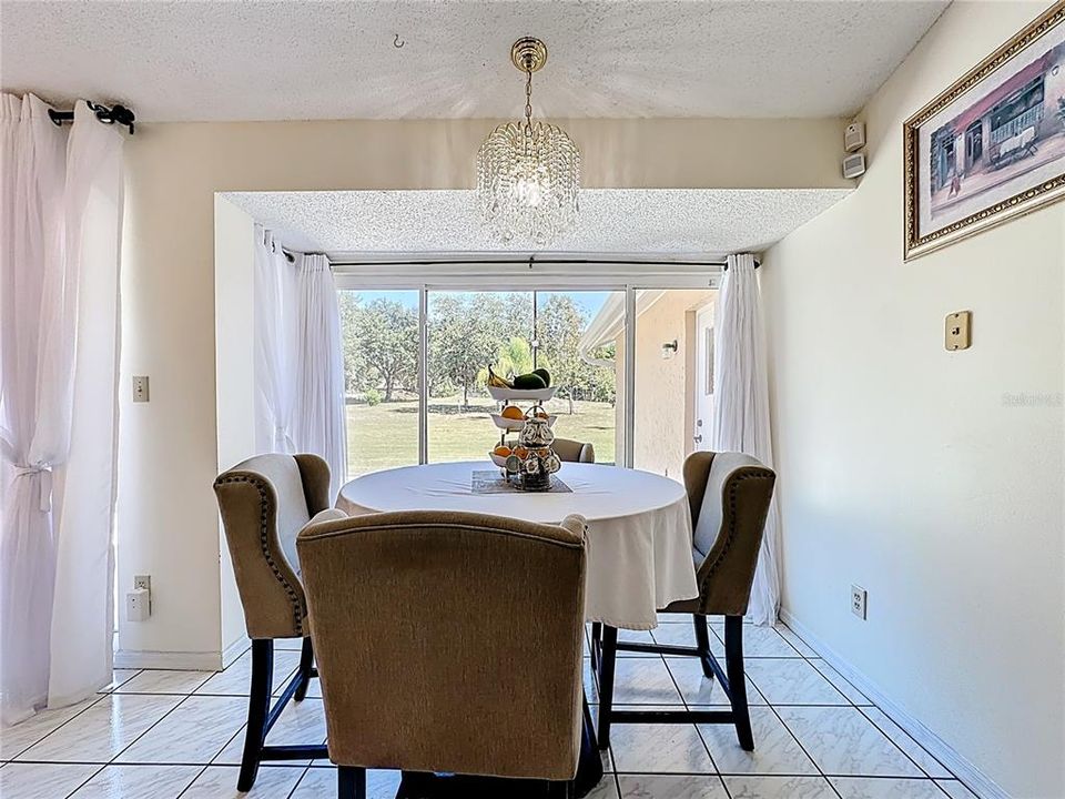 待售: $825,000 (5 贝兹, 3 浴室, 2800 平方英尺)