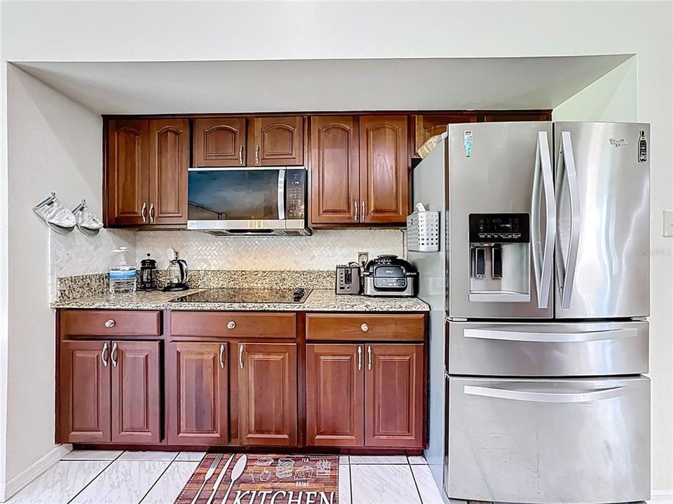 待售: $825,000 (5 贝兹, 3 浴室, 2800 平方英尺)