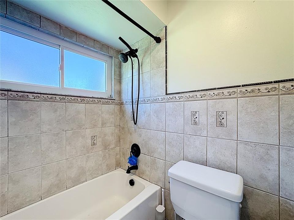 待售: $825,000 (5 贝兹, 3 浴室, 2800 平方英尺)