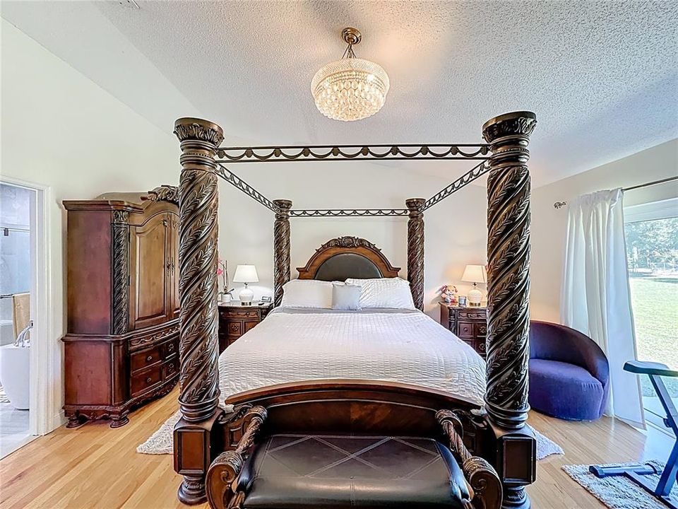 待售: $825,000 (5 贝兹, 3 浴室, 2800 平方英尺)