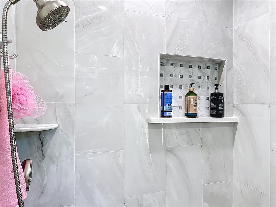 待售: $825,000 (5 贝兹, 3 浴室, 2800 平方英尺)