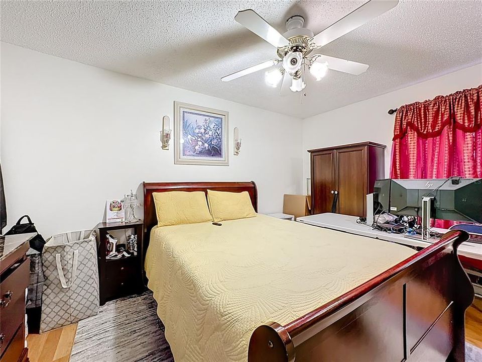 待售: $825,000 (5 贝兹, 3 浴室, 2800 平方英尺)