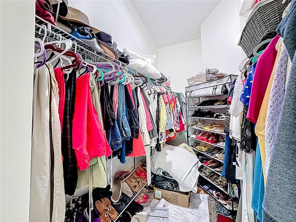 待售: $825,000 (5 贝兹, 3 浴室, 2800 平方英尺)