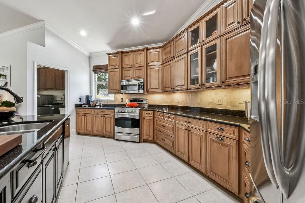 En Venta: $684,900 (4 camas, 3 baños, 2392 Pies cuadrados)