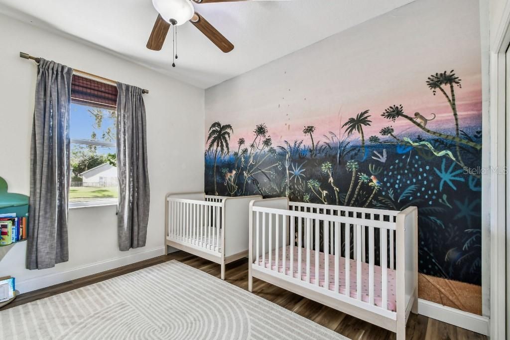 En Venta: $684,900 (4 camas, 3 baños, 2392 Pies cuadrados)