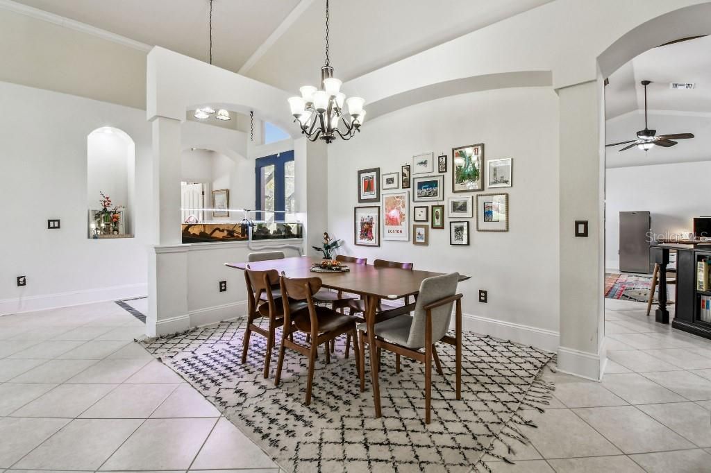 En Venta: $684,900 (4 camas, 3 baños, 2392 Pies cuadrados)