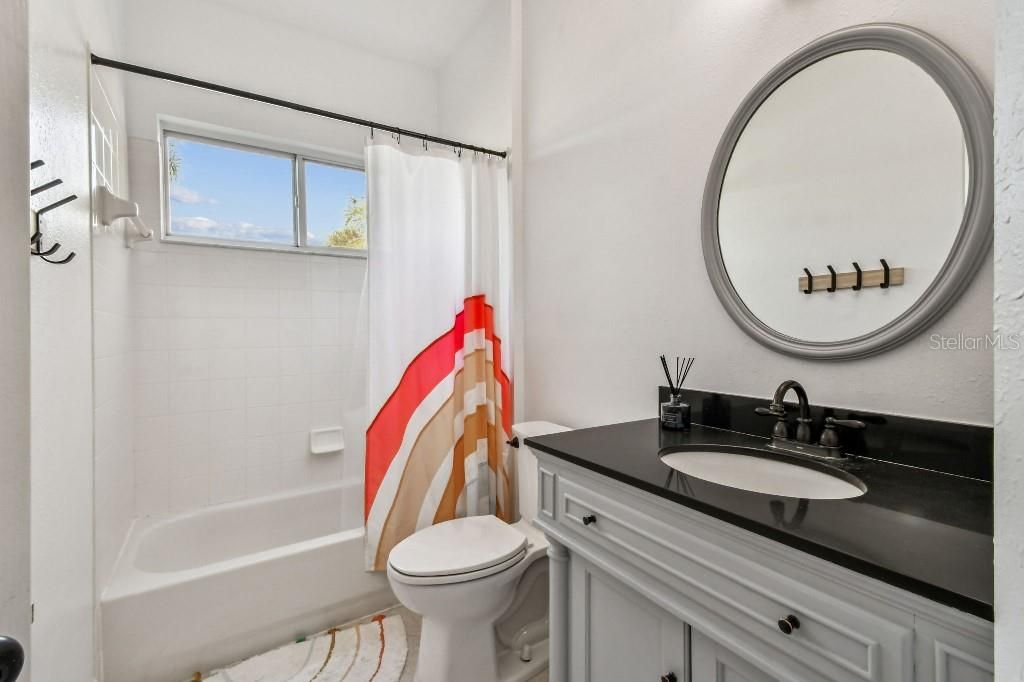 En Venta: $684,900 (4 camas, 3 baños, 2392 Pies cuadrados)