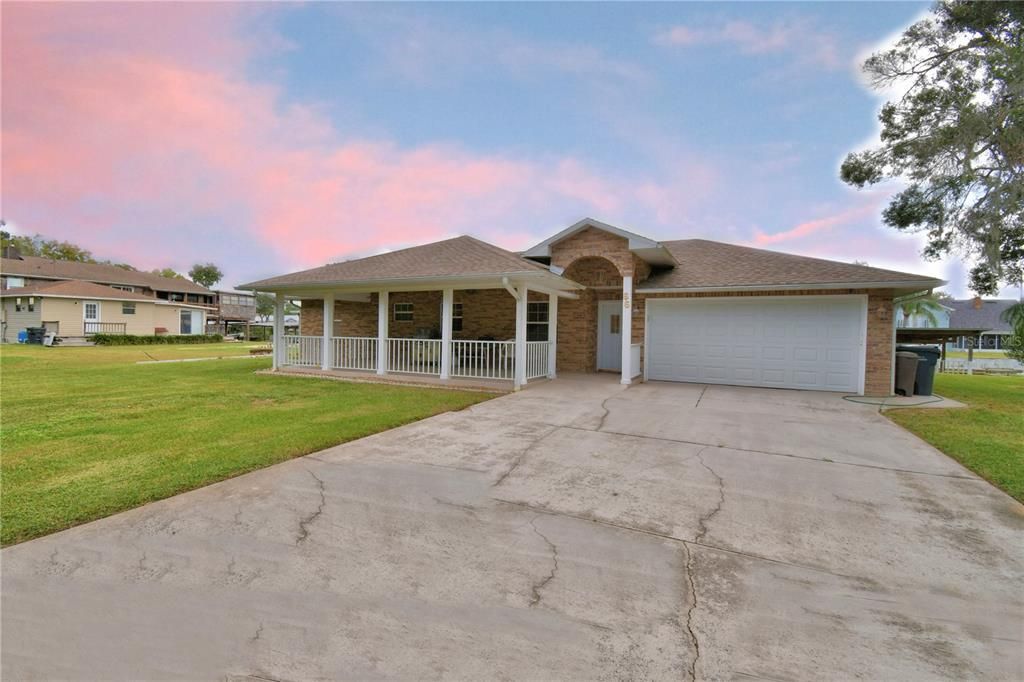 For Sale: $365,000 (2 beds, 2 baths, 1164 Square Feet)