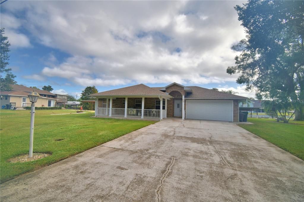 For Sale: $365,000 (2 beds, 2 baths, 1164 Square Feet)