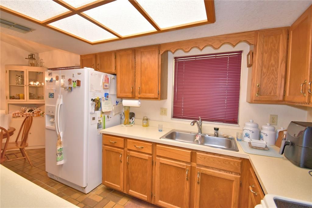 For Sale: $365,000 (2 beds, 2 baths, 1164 Square Feet)