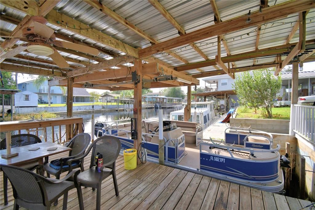 For Sale: $365,000 (2 beds, 2 baths, 1164 Square Feet)