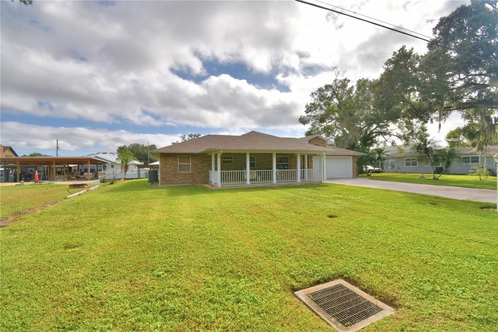 For Sale: $365,000 (2 beds, 2 baths, 1164 Square Feet)