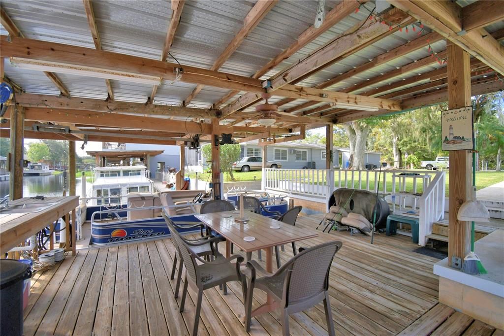 For Sale: $365,000 (2 beds, 2 baths, 1164 Square Feet)