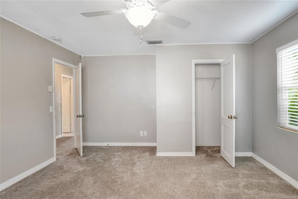 待售: $221,000 (2 贝兹, 2 浴室, 899 平方英尺)