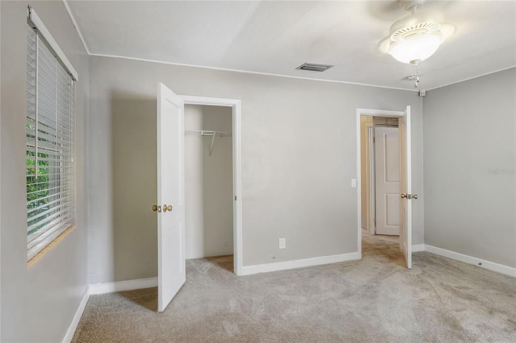 待售: $221,000 (2 贝兹, 2 浴室, 899 平方英尺)