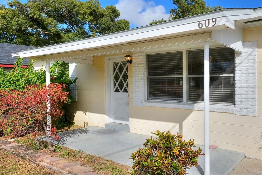 待售: $221,000 (2 贝兹, 2 浴室, 899 平方英尺)