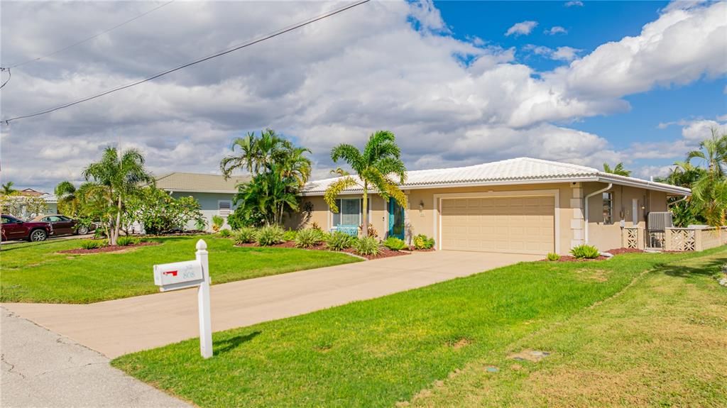 Под контрактом: $499,000 (3 спален, 2 ванн, 1790 Квадратных фут)