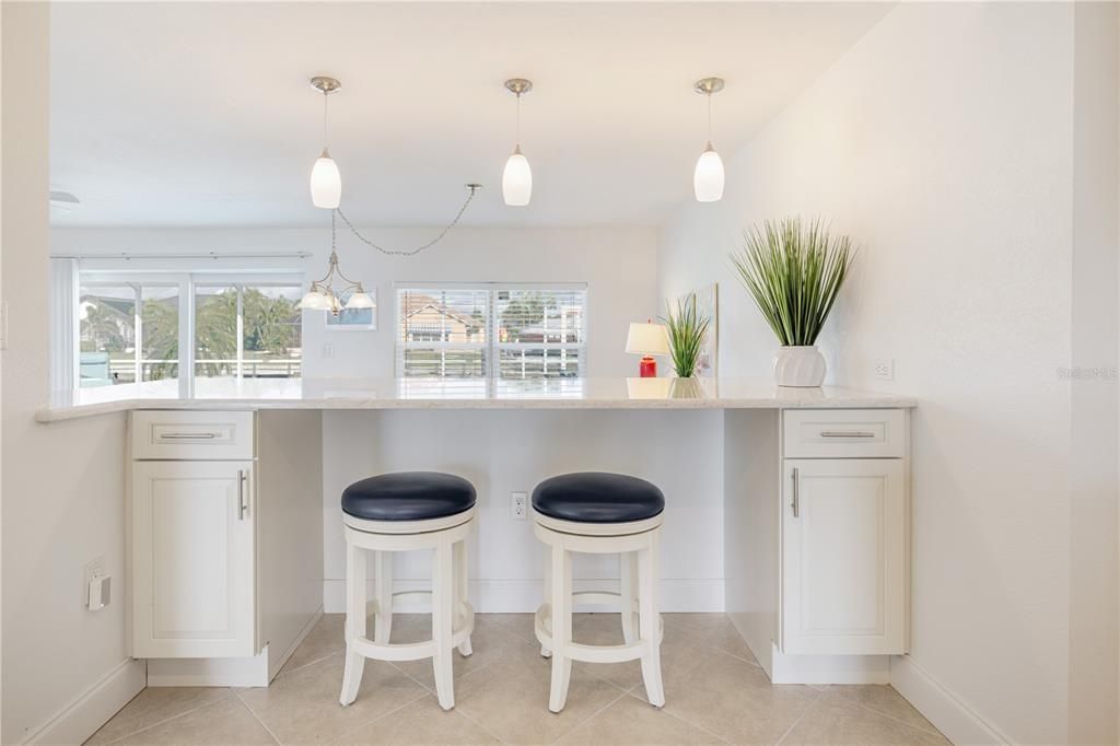 Под контрактом: $499,000 (3 спален, 2 ванн, 1790 Квадратных фут)