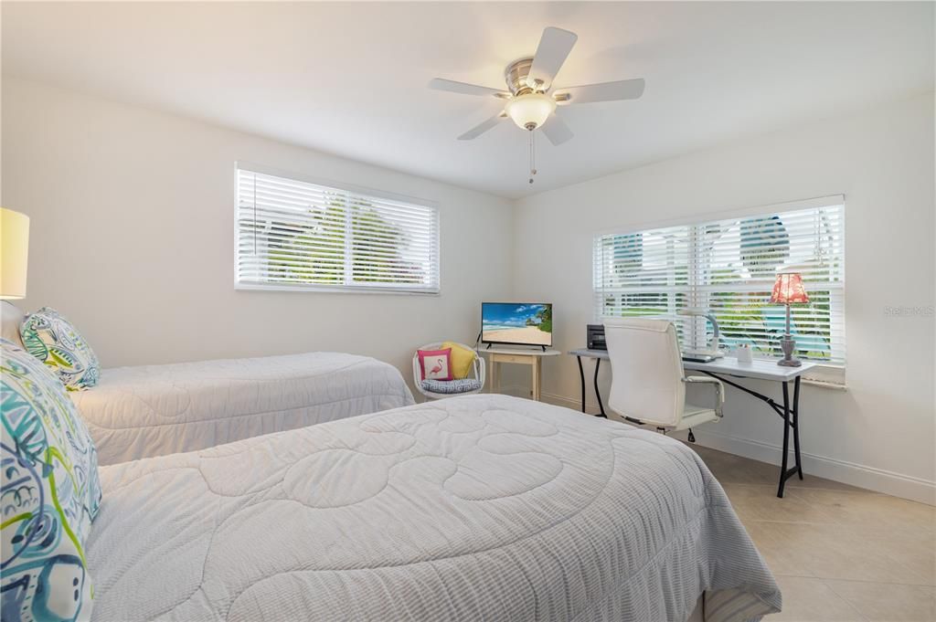 Под контрактом: $499,000 (3 спален, 2 ванн, 1790 Квадратных фут)