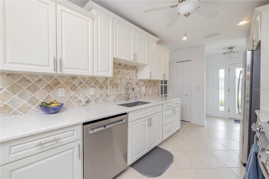 Под контрактом: $499,000 (3 спален, 2 ванн, 1790 Квадратных фут)