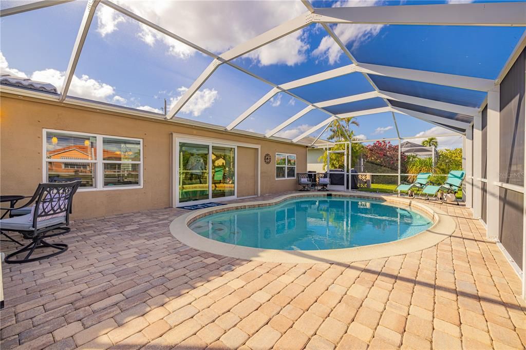 Под контрактом: $499,000 (3 спален, 2 ванн, 1790 Квадратных фут)