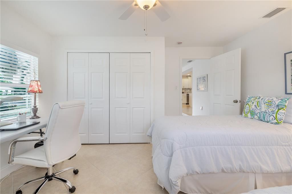 Под контрактом: $499,000 (3 спален, 2 ванн, 1790 Квадратных фут)