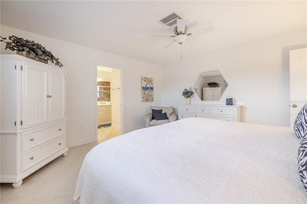 Под контрактом: $499,000 (3 спален, 2 ванн, 1790 Квадратных фут)