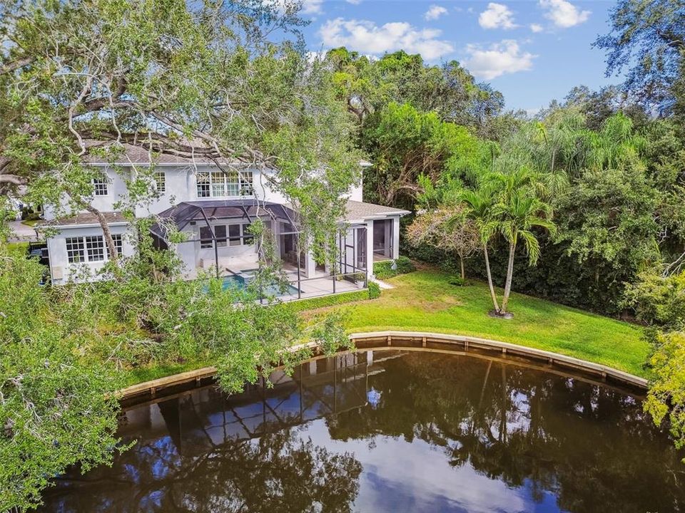 合同活跃: $3,550,000 (4 贝兹, 4 浴室, 4428 平方英尺)