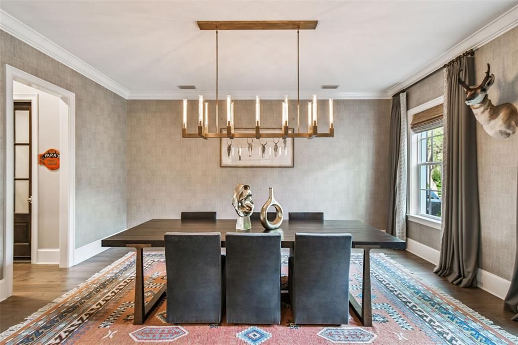 合同活跃: $3,550,000 (4 贝兹, 4 浴室, 4428 平方英尺)