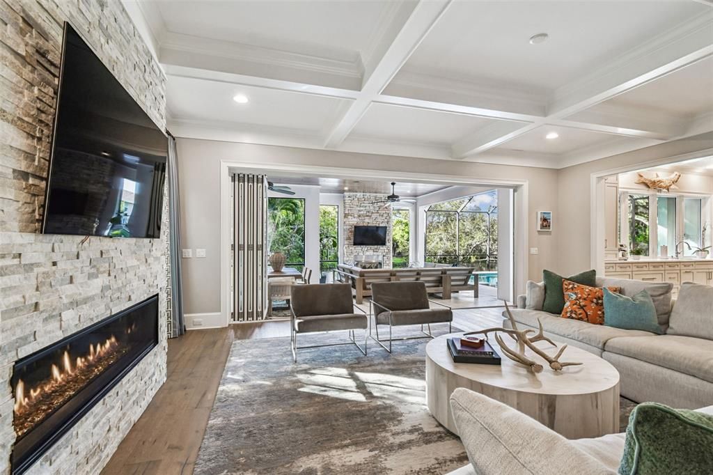 合同活跃: $3,550,000 (4 贝兹, 4 浴室, 4428 平方英尺)