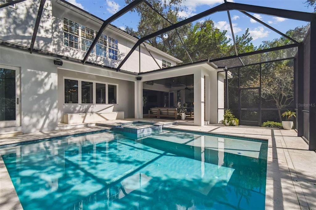 合同活跃: $3,550,000 (4 贝兹, 4 浴室, 4428 平方英尺)