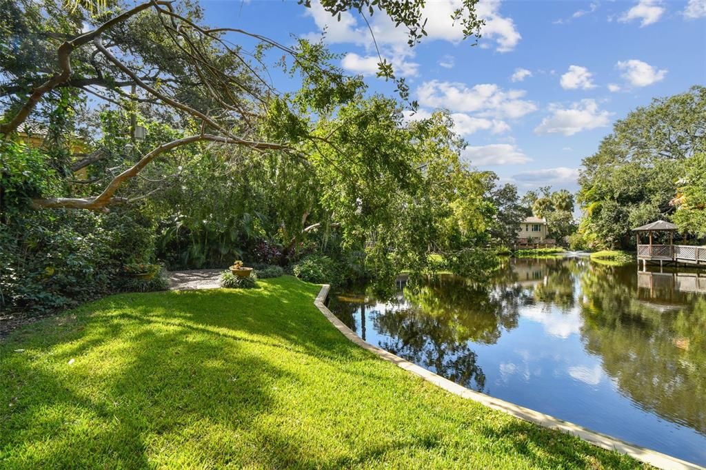 合同活跃: $3,550,000 (4 贝兹, 4 浴室, 4428 平方英尺)