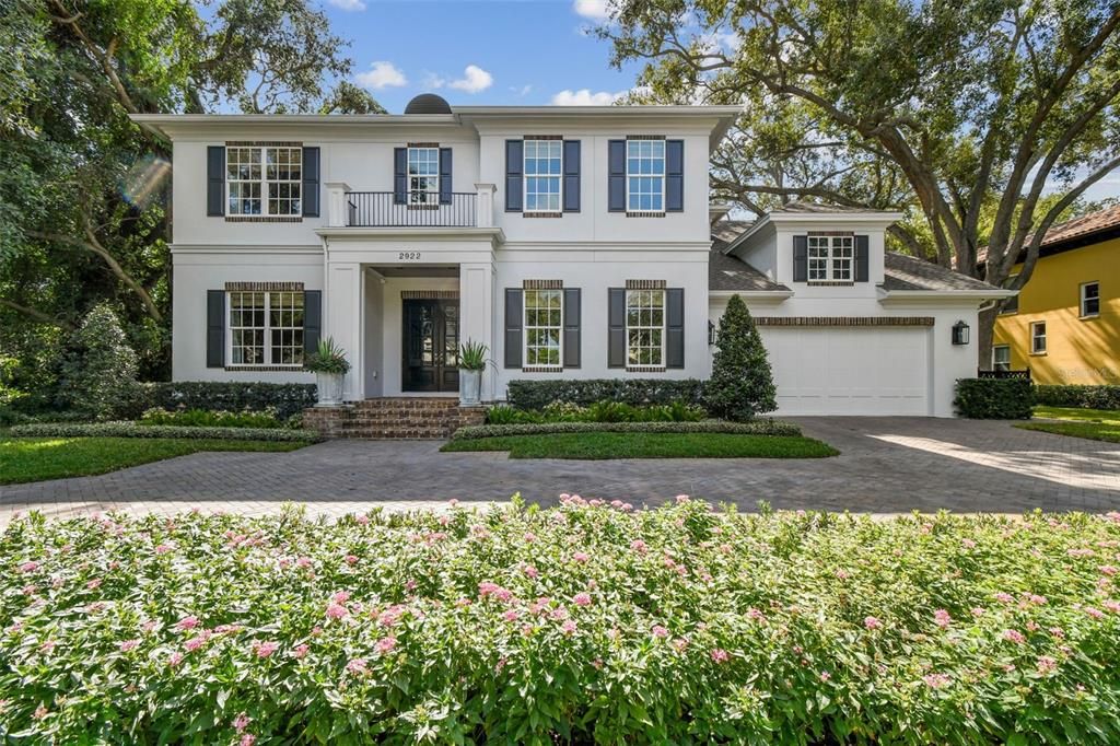 合同活跃: $3,550,000 (4 贝兹, 4 浴室, 4428 平方英尺)