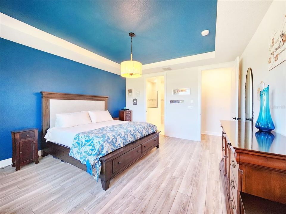 Под контрактом: $495,000 (3 спален, 3 ванн, 2902 Квадратных фут)