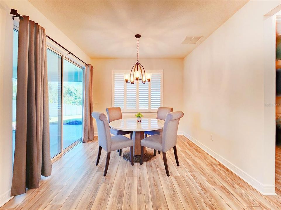 Под контрактом: $495,000 (3 спален, 3 ванн, 2902 Квадратных фут)