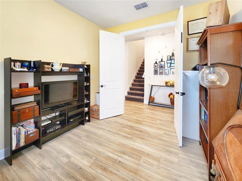 Под контрактом: $495,000 (3 спален, 3 ванн, 2902 Квадратных фут)