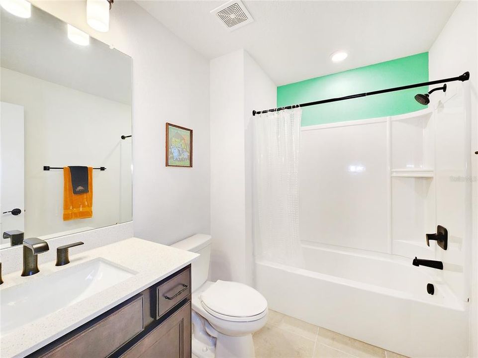 Под контрактом: $495,000 (3 спален, 3 ванн, 2902 Квадратных фут)