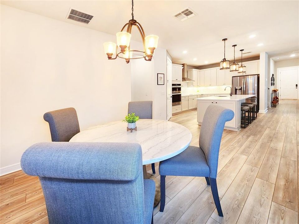 Под контрактом: $495,000 (3 спален, 3 ванн, 2902 Квадратных фут)