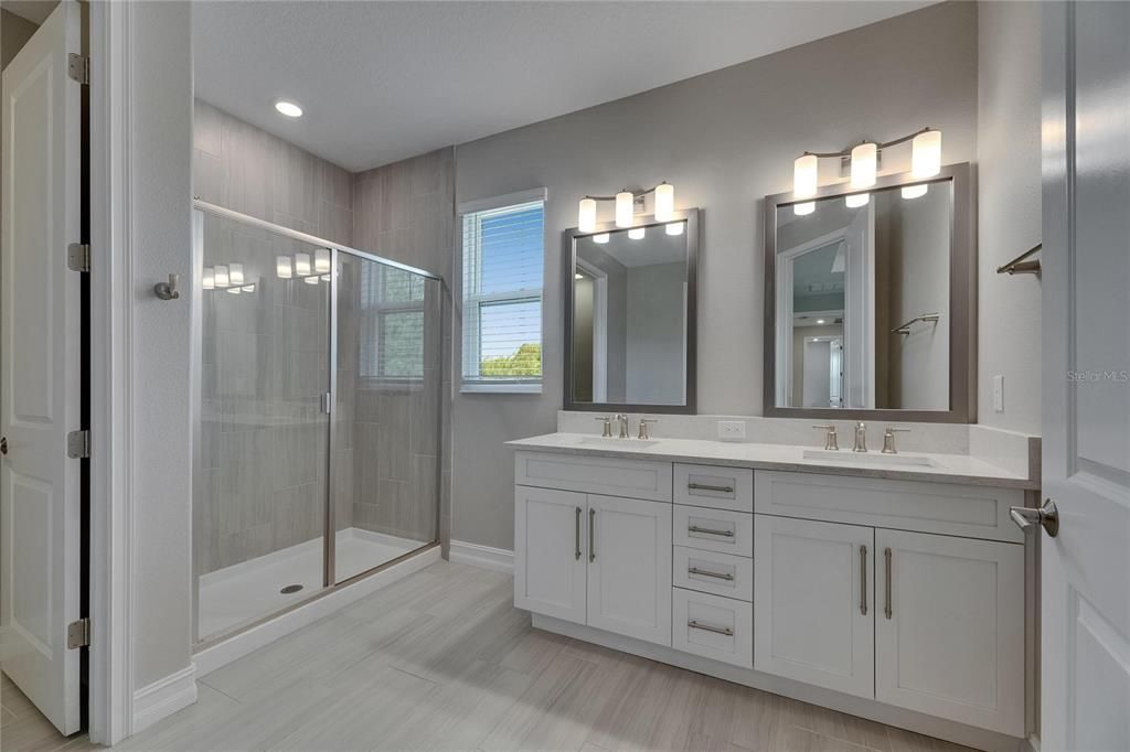 出租: $3,150 (3 贝兹, 2 浴室, 2047 平方英尺)