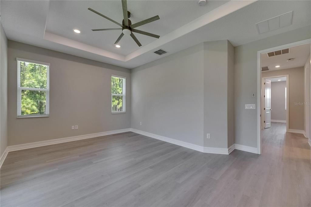 出租: $3,150 (3 贝兹, 2 浴室, 2047 平方英尺)