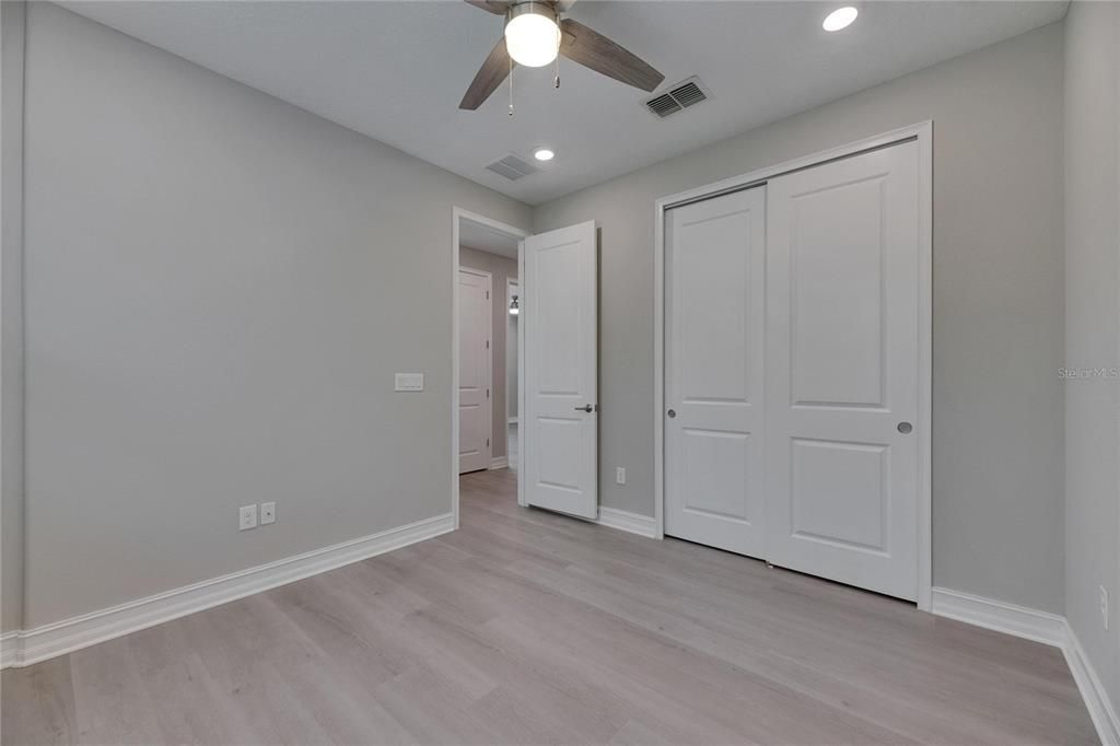 出租: $3,150 (3 贝兹, 2 浴室, 2047 平方英尺)