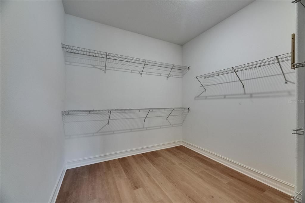 出租: $3,150 (3 贝兹, 2 浴室, 2047 平方英尺)