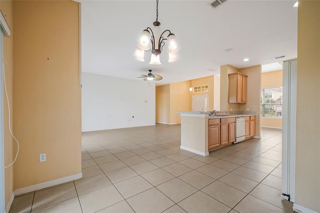 待售: $360,000 (3 贝兹, 2 浴室, 1763 平方英尺)