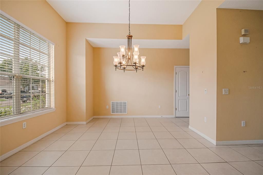 待售: $360,000 (3 贝兹, 2 浴室, 1763 平方英尺)